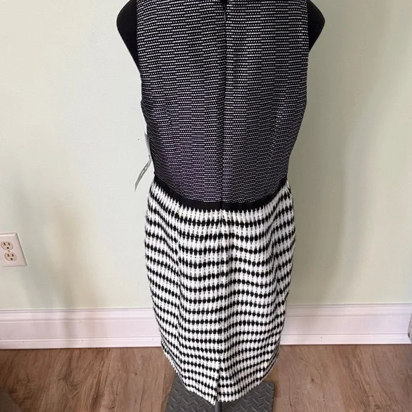 Muse Women’s Sleeveless Dress: Textured Bodice, Geometric Pencil Skirt, Size 6 - Picture 7 of 7